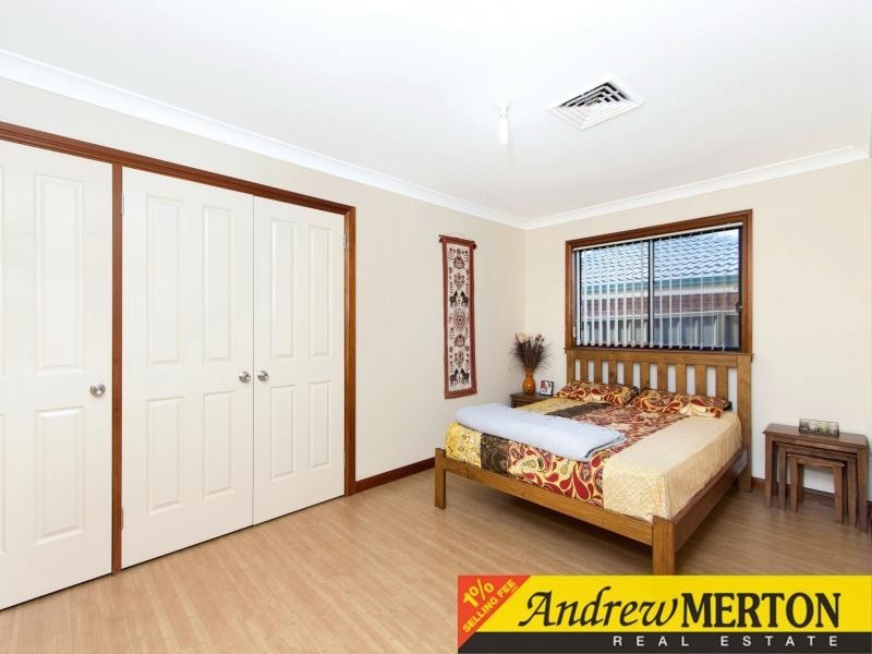 4 Lakewood Drive, Woodcroft NSW 2767