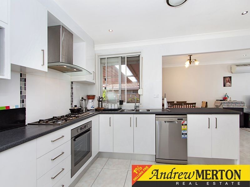 43 Kester Crescent, Oakhurst NSW 2761