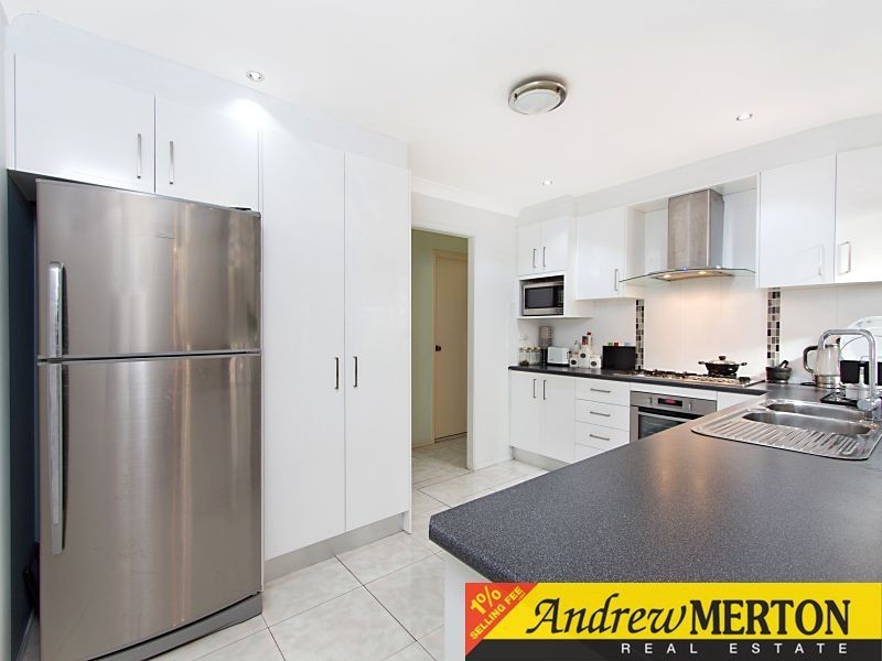 43 Kester Crescent, Oakhurst NSW 2761