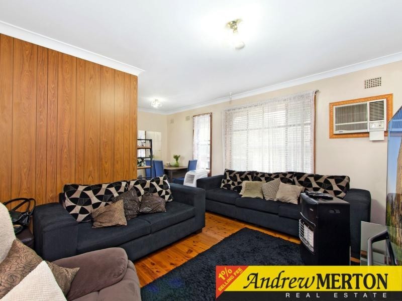 39 Lucena Crescent, Lethbridge Park NSW 2770