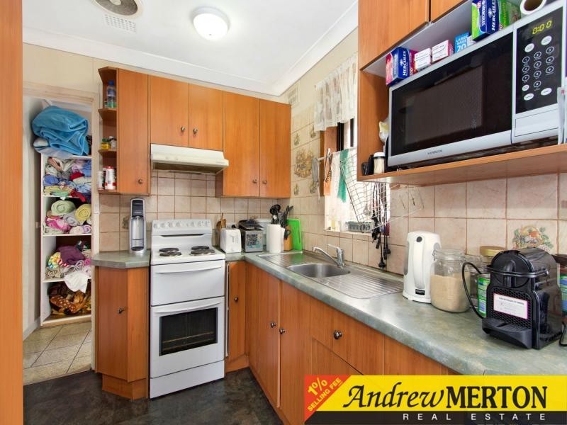 39 Lucena Crescent, Lethbridge Park NSW 2770