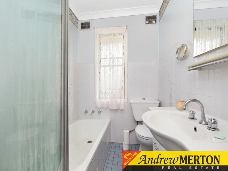 39 Lucena Crescent, Lethbridge Park NSW 2770