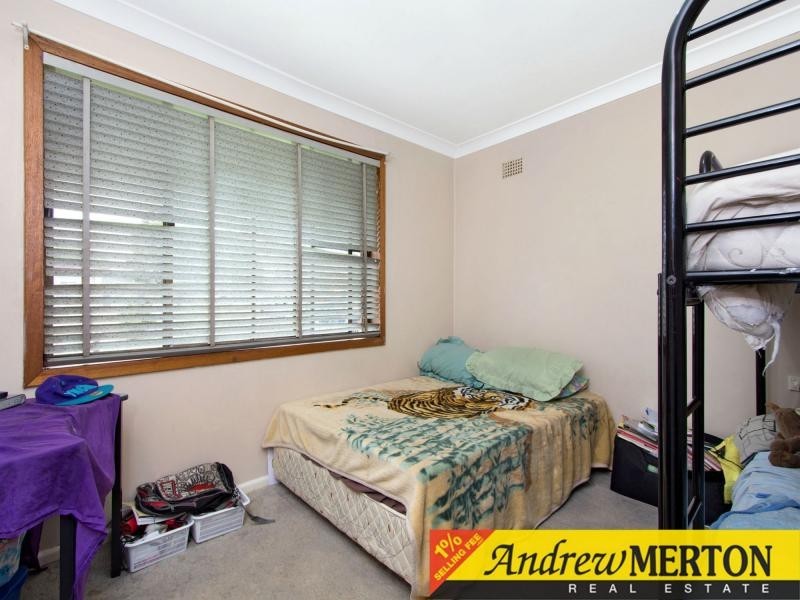39 Lucena Crescent, Lethbridge Park NSW 2770