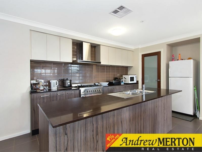 33 Lawler Street, Ropes Crossing NSW 2760