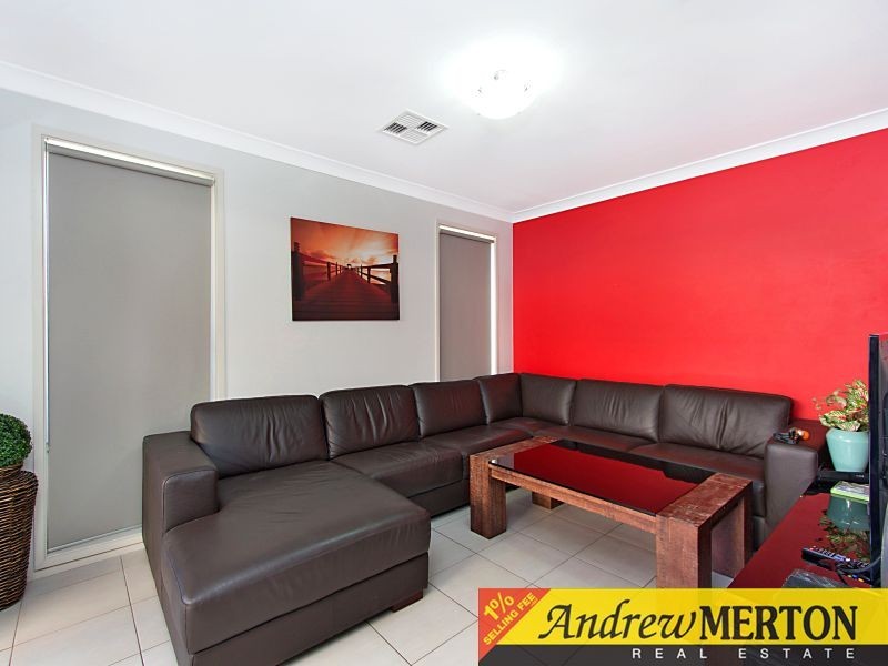 34 Wiseman Circuit, Ropes Crossing NSW 2760