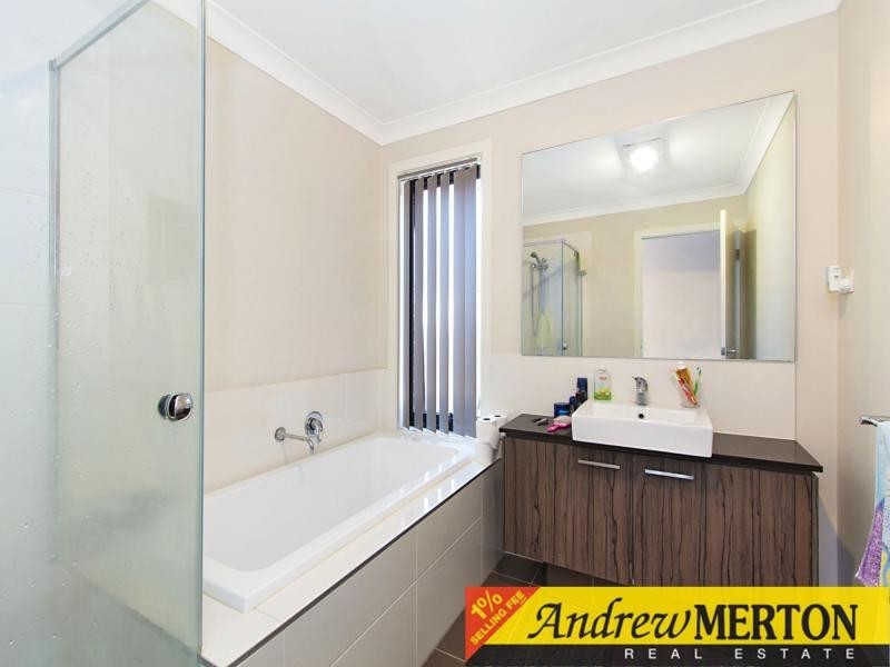 33 Lawler Street, Ropes Crossing NSW 2760