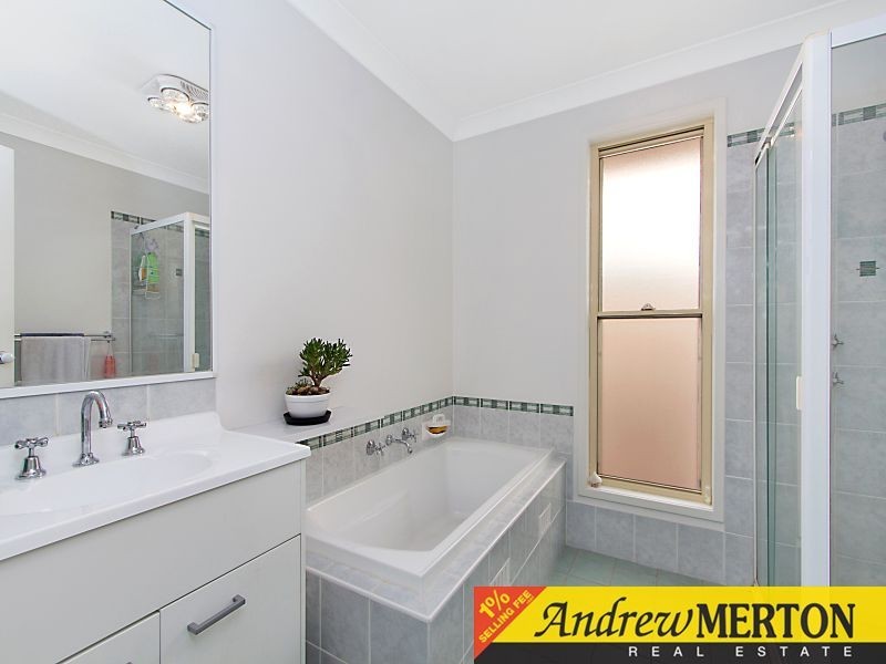 11 Lamb Street, Oakhurst NSW 2761