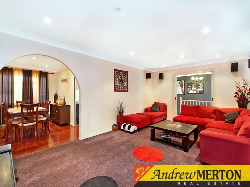 2 Celia Place, Kings Langley NSW 2147