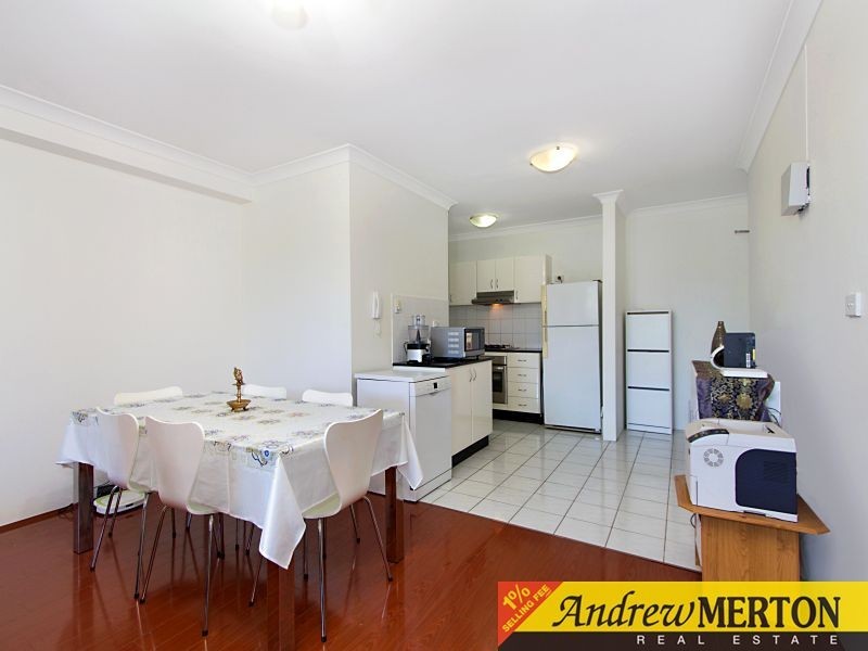 2/9 Griffiths Street, Blacktown NSW 2148