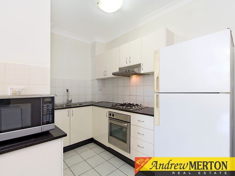 2/9 Griffiths Street, Blacktown NSW 2148