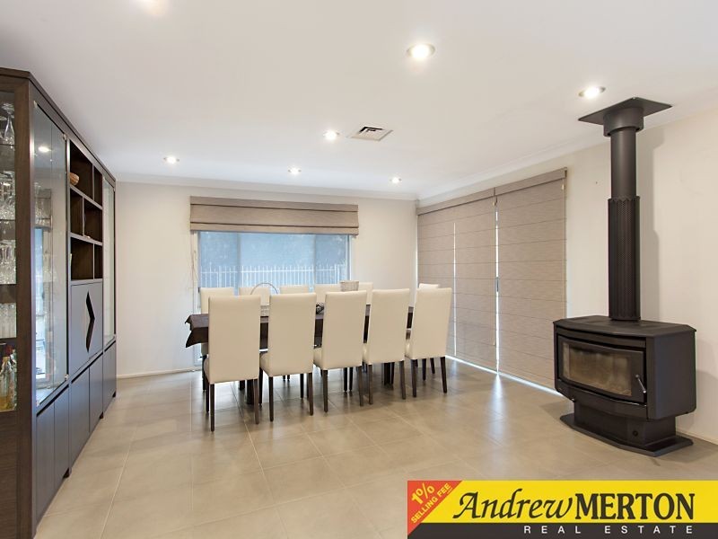 25 Manorhouse Boulevard, Quakers Hill NSW 2763