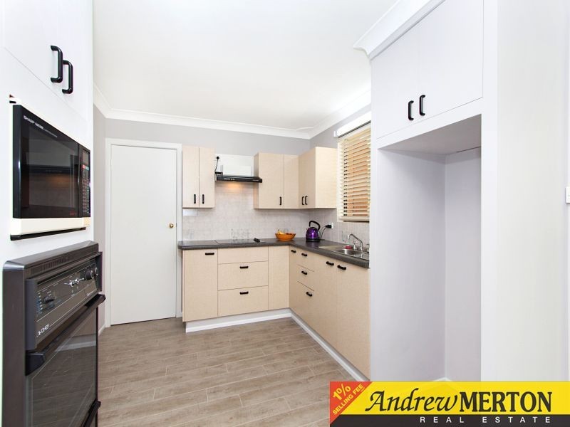 18 Munmora Place, Oxley Park NSW 2760