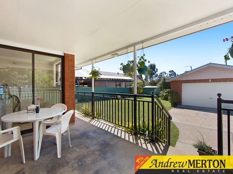 18 Munmora Place, Oxley Park NSW 2760