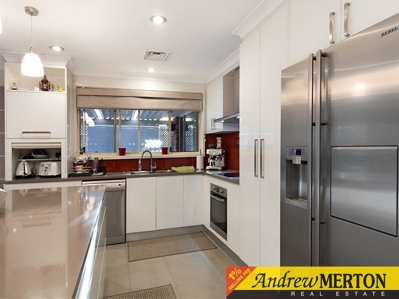 25 Manorhouse Boulevard, Quakers Hill NSW 2763