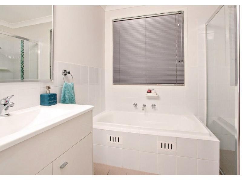 11 Mackay Circuit, Ropes Crossing NSW 2760