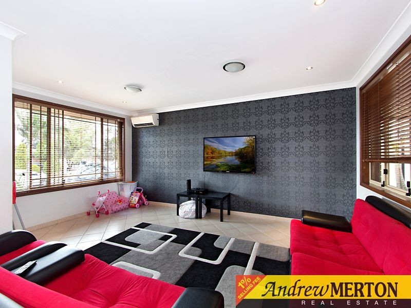 8 Westcott Place, Oakhurst NSW 2761