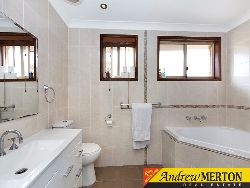 8 Westcott Place, Oakhurst NSW 2761