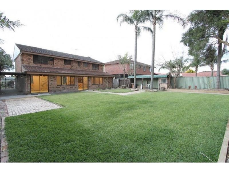8 Exeter Grove, Kings Langley NSW 2147