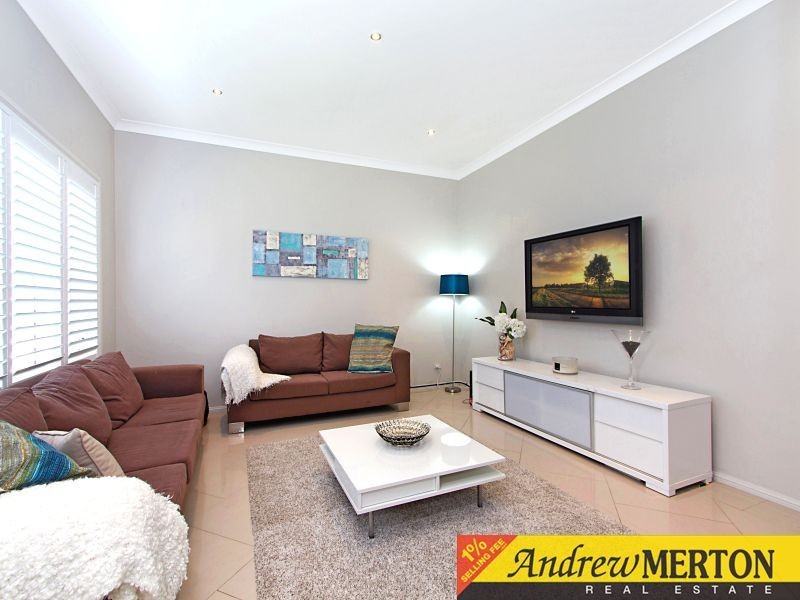 2 Hyatt Close, Rouse Hill NSW 2155