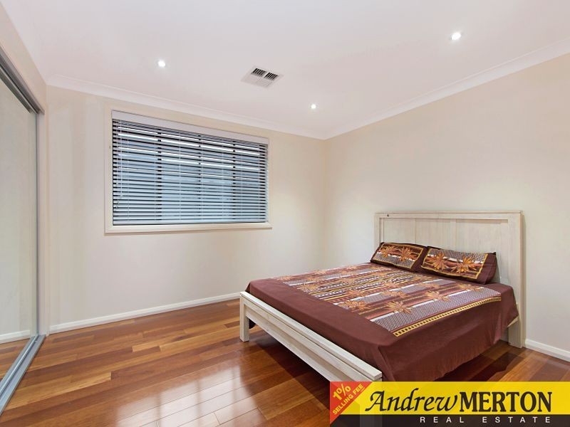 33 Holland Avenue, Ropes Crossing NSW 2760