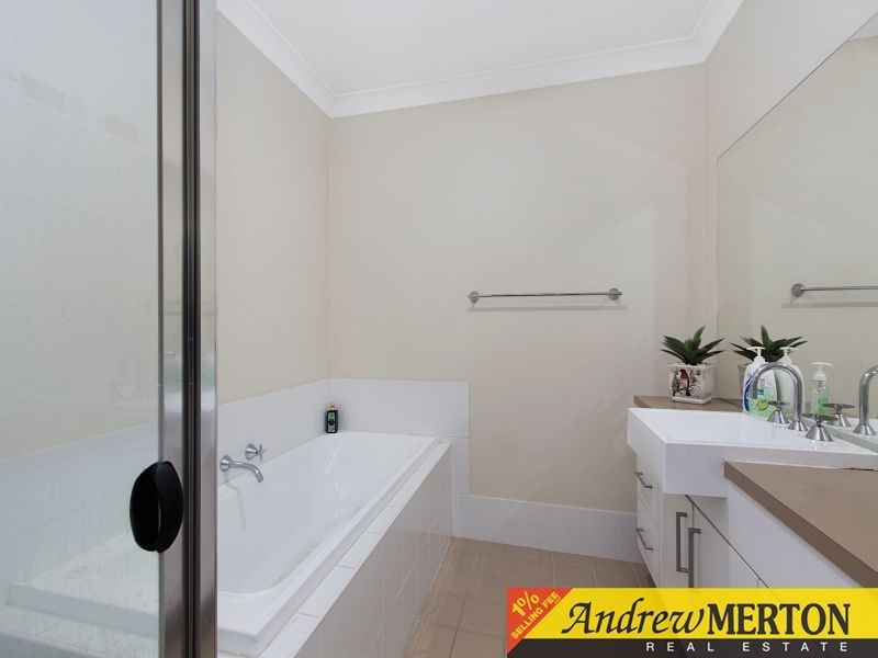 77 Tree Top Circuit, Quakers Hill NSW 2763