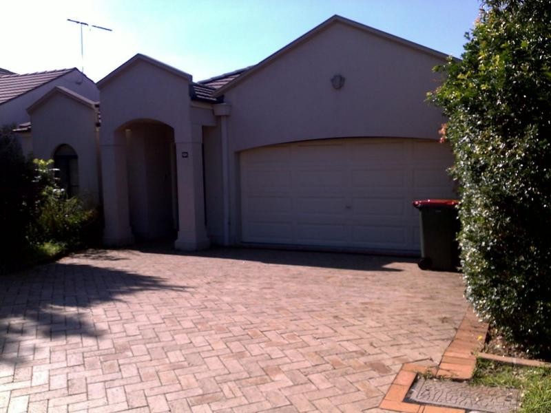 121 Sentry Drive, Stanhope Gardens NSW 2768