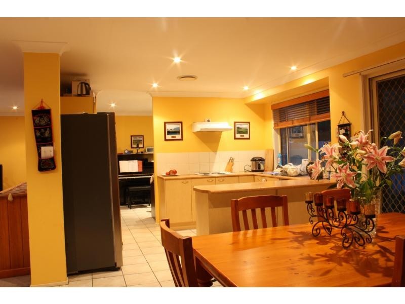 27 Brendan Place, Quakers Hill NSW 2763