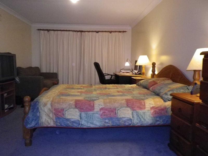 27 Brendan Place, Quakers Hill NSW 2763