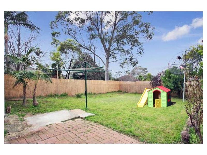 17 Freeman Street, Lalor Park NSW 2147