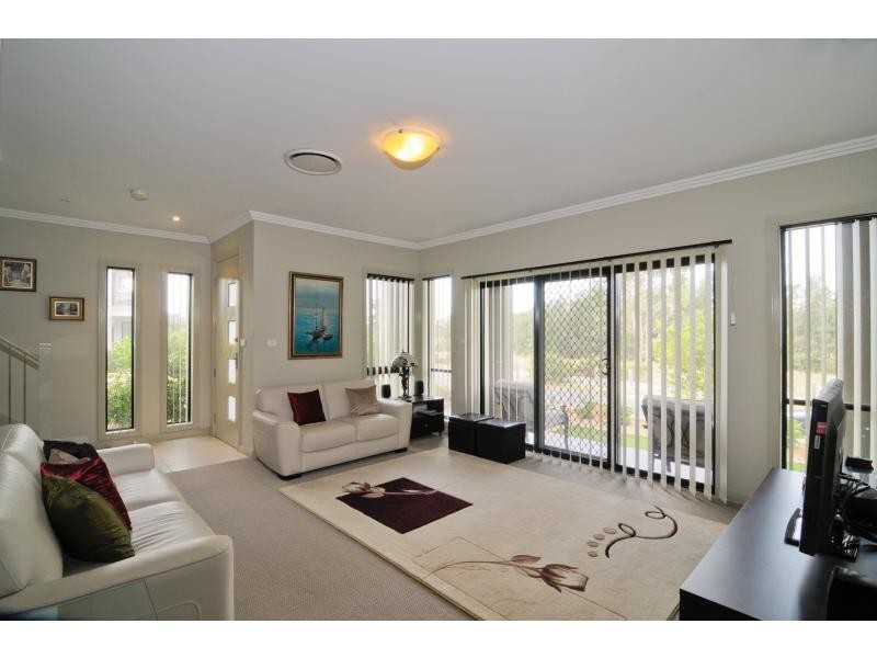 31 Folkestone Terrace, Stanhope Gardens NSW 2768