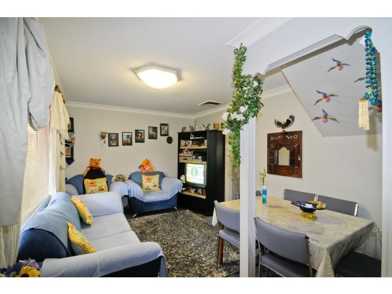 8 Cummings Crescent, Quakers Hill NSW 2763