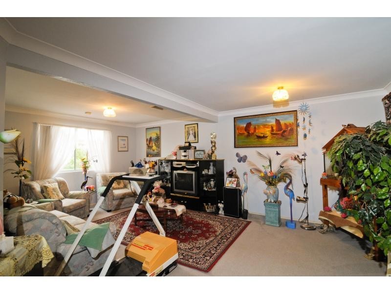 8 Cummings Crescent, Quakers Hill NSW 2763