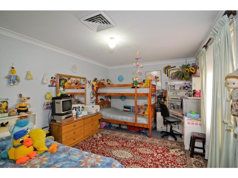 8 Cummings Crescent, Quakers Hill NSW 2763