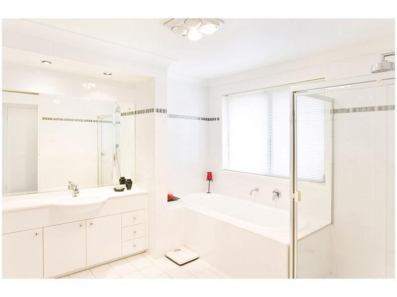 4 Trinity Avenue, Kellyville NSW 2155