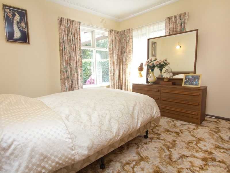 33 Leon Avenue, Rosebud VIC 3939