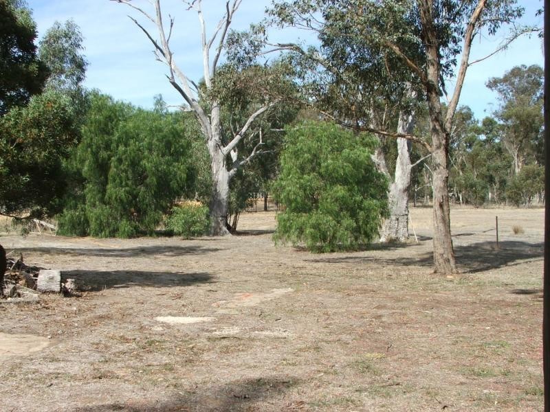 10 Emu Road, Emu VIC 3475