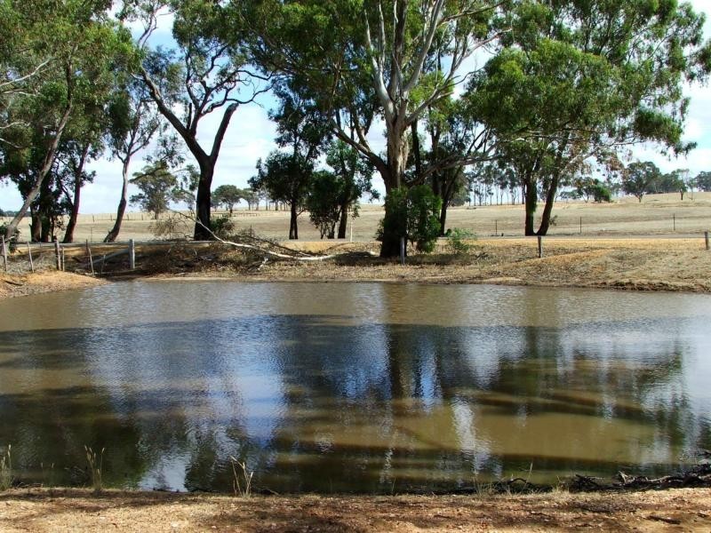 10 Emu Road, Emu VIC 3475