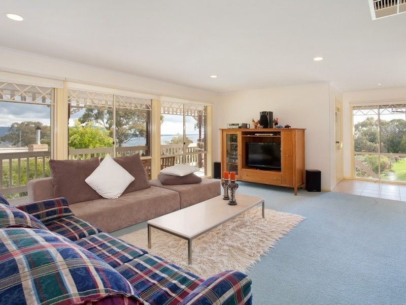 11 Paramount Crescent, Mount Martha VIC 3934
