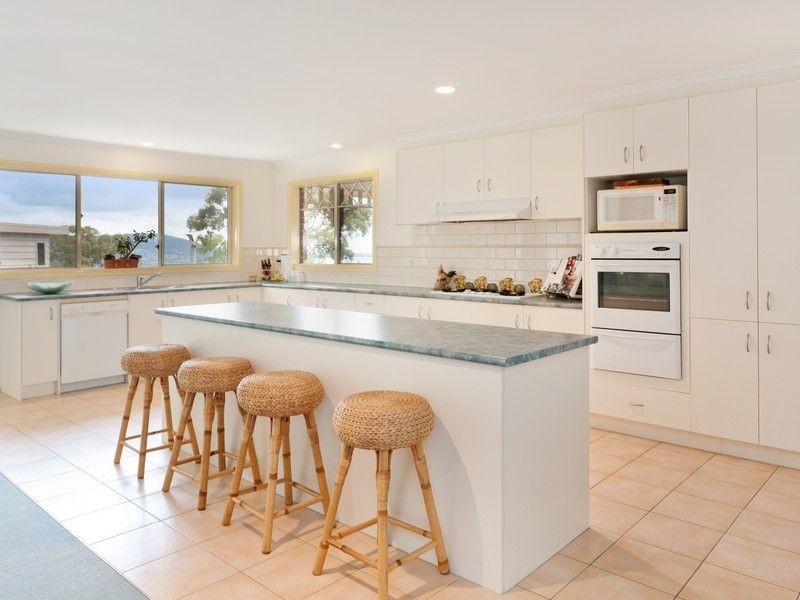 11 Paramount Crescent, Mount Martha VIC 3934