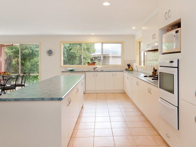11 Paramount Crescent, Mount Martha VIC 3934