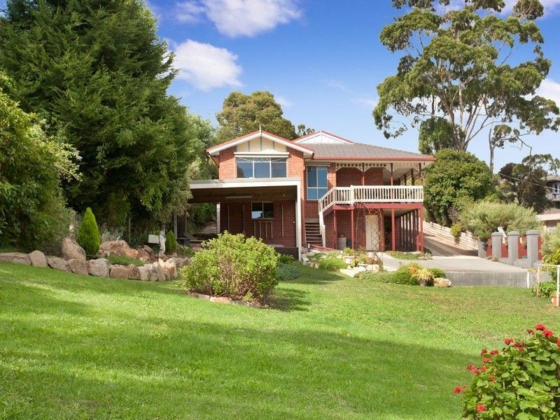 11 Paramount Crescent, Mount Martha VIC 3934