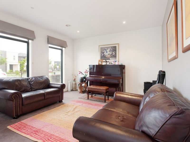 34 Evergreen Boulevard, Clayton South VIC 3169