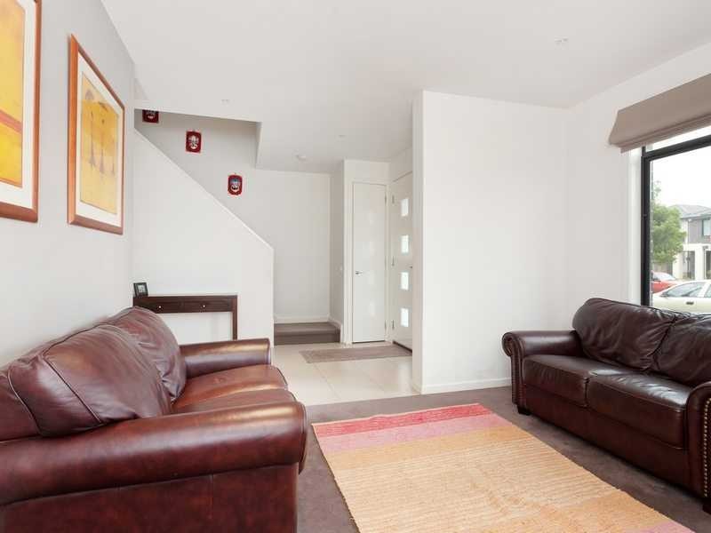 34 Evergreen Boulevard, Clayton South VIC 3169