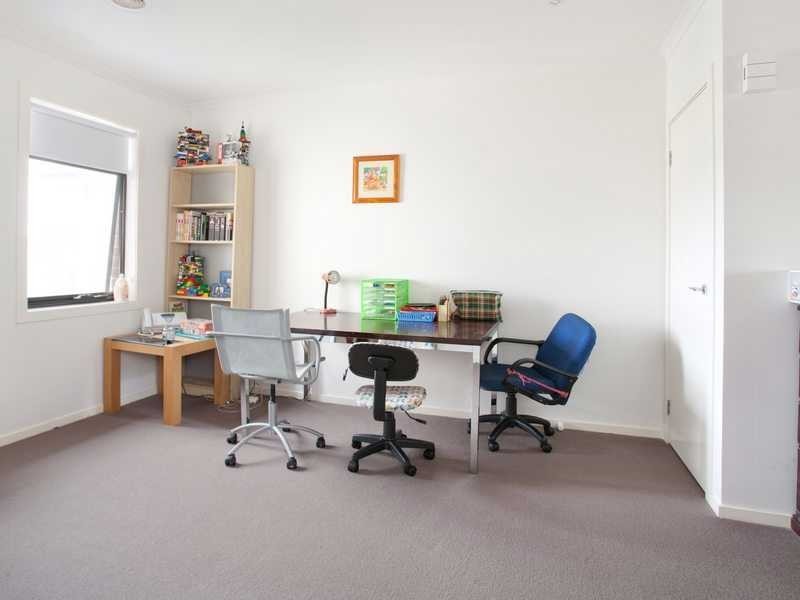 34 Evergreen Boulevard, Clayton South VIC 3169