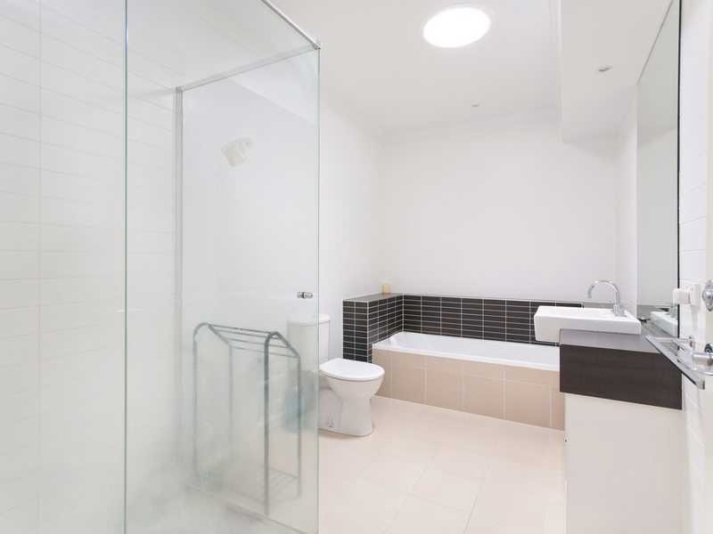 34 Evergreen Boulevard, Clayton South VIC 3169