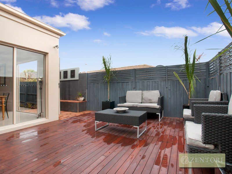 5/24 Lucerne Avenue, Mornington VIC 3931