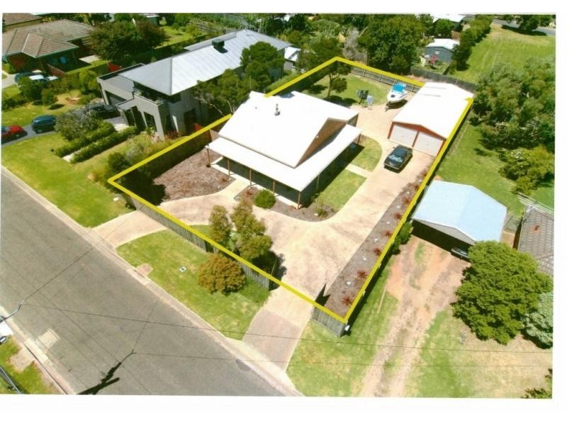 26 Davies Street, Safety Beach VIC 3936