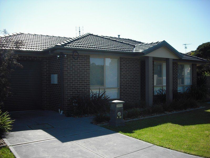 4/32 Dromana Parade, Safety Beach VIC 3936