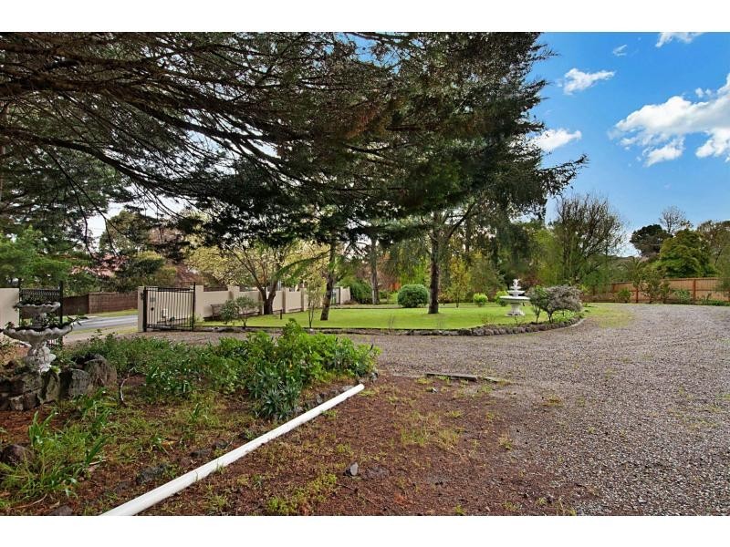 4 Mount Eliza Way, Mount Eliza VIC 3930