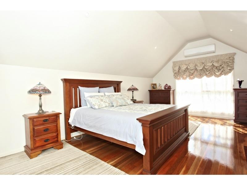 4 Mount Eliza Way, Mount Eliza VIC 3930